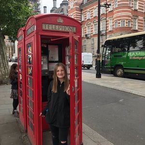 Meet your Posher, Brooke